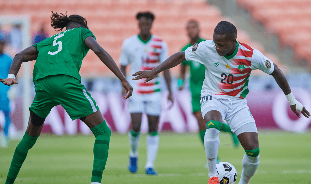 Gleofilo Hasselbaink — Suriname NT